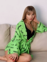 Костюм в пижамном стиле с шортами