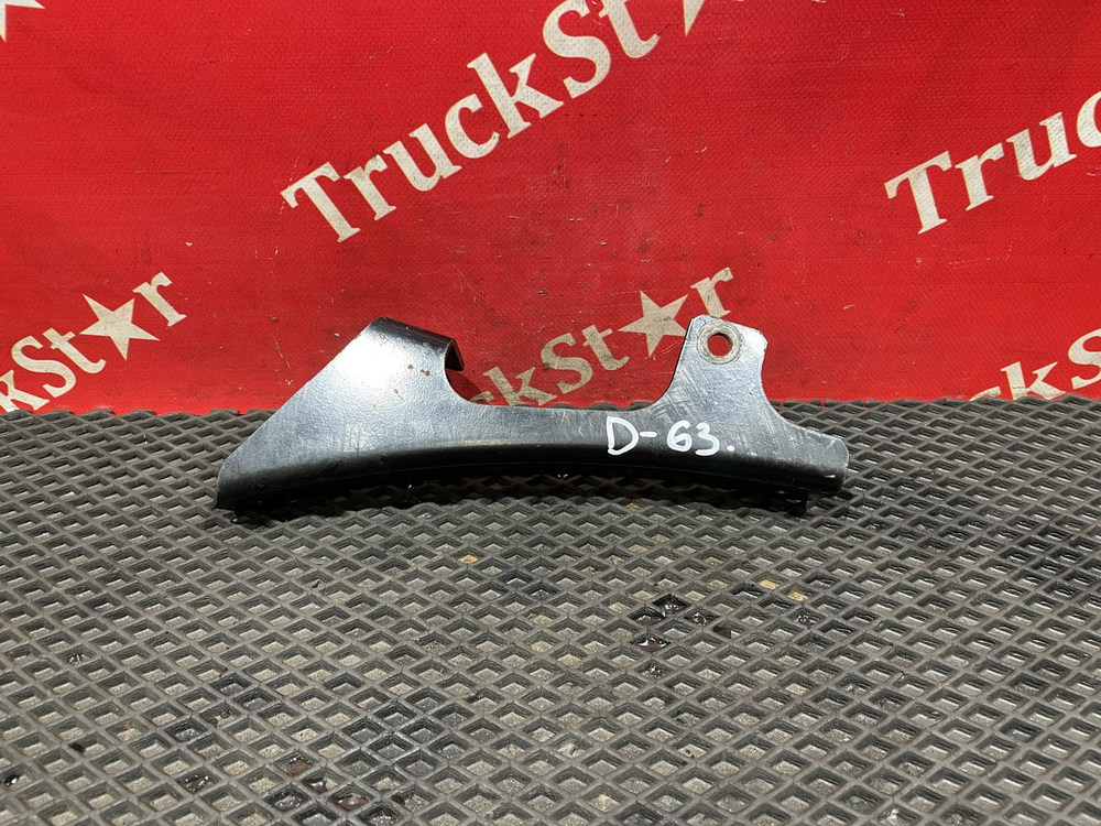 Кронштейн крыла левый 2018г.