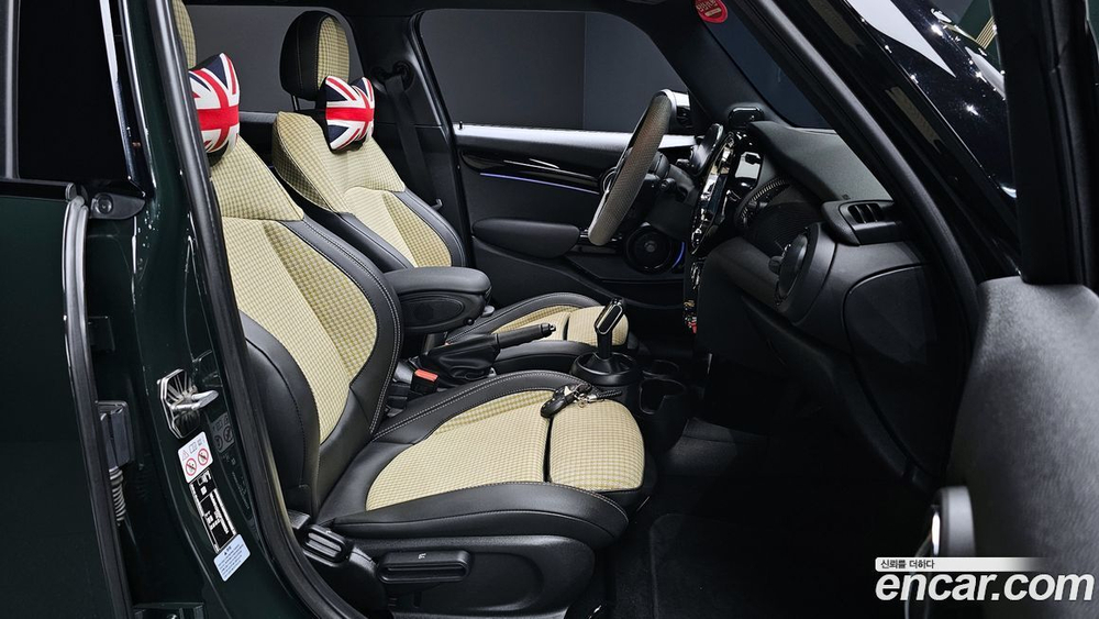 Mini Cooper S 5 даерей Resolute Editions (09.2022)