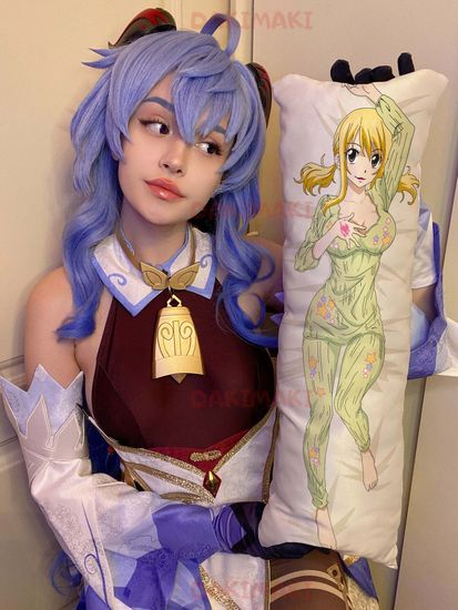 Мини дакимакура Эрза Скарлет и Люси Хартфилия из Хвост Феи арт. M0179, 60х20 см