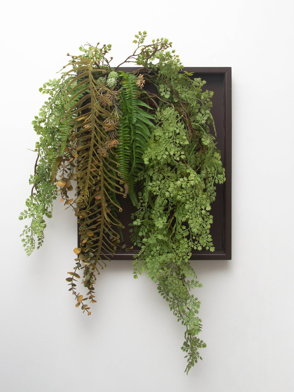 Панно с искусственными растениями