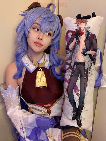 Мини дакимакура Тарталья из Геншин Импакт | Genshin Impact арт. M0959, 60х20 см