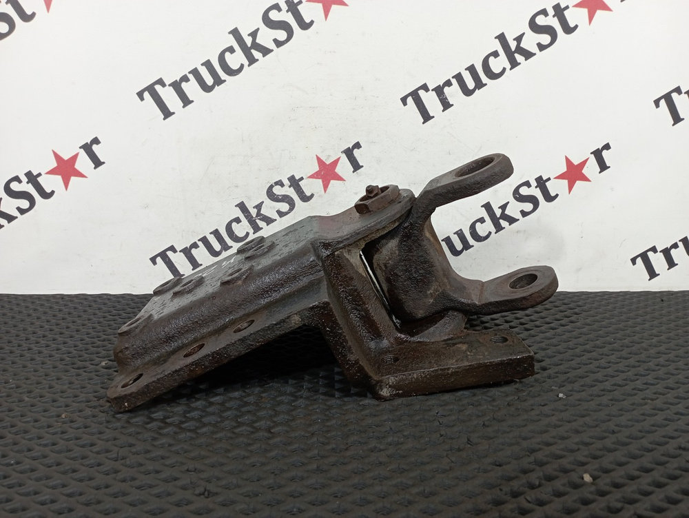 Кронштейн рессоры передней