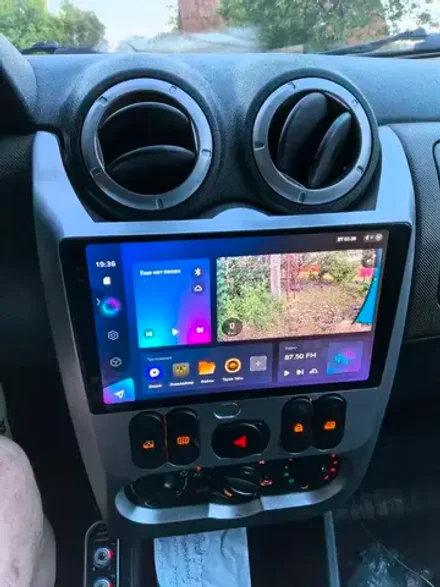 Магнитола для Renault Logan/Sandero 2009-2014 - FarCar BM752M монитор 9.5" QLED на Android 14, TS10, 4+32Гб, CarPlay, 4G SIM-слот