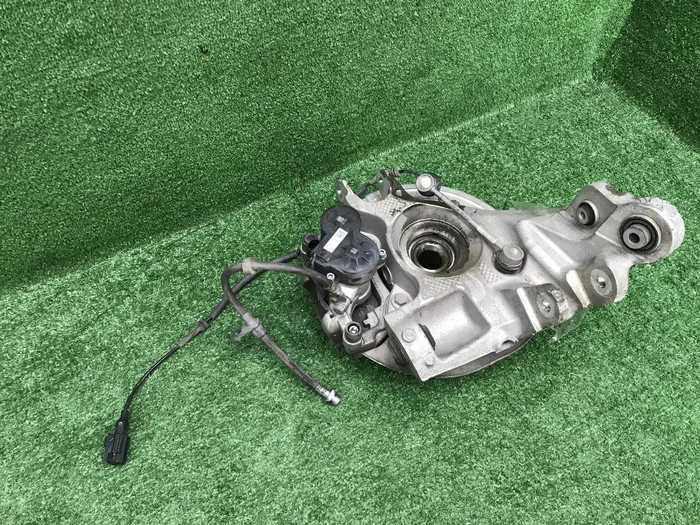 Кулак задний левый LR Discovery Sport (2019-н.в.)