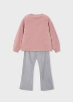 пуловер с брюками