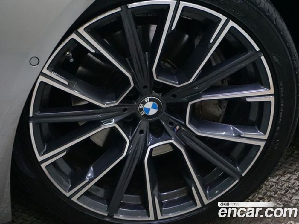 BMW 7 Series (G11) 740i M Sports (03.2021)