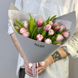 Букет из 25 пионовидных тюльпанов