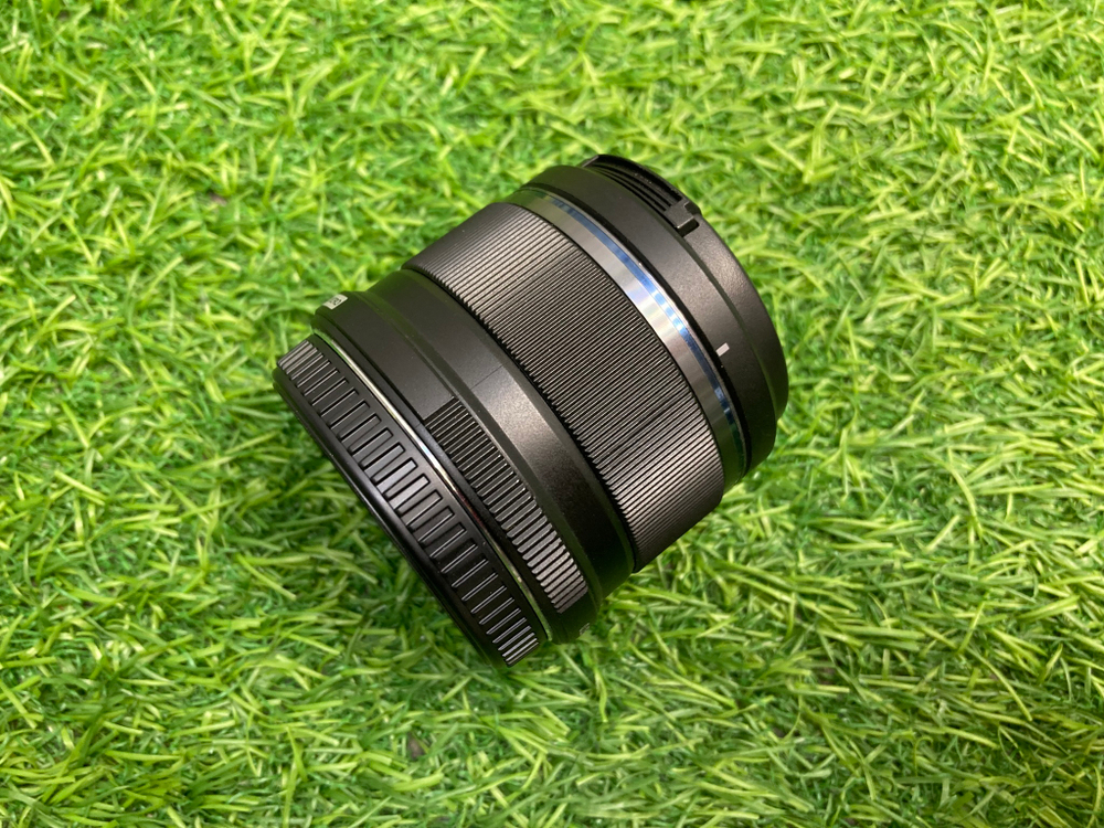 Olympus 25mm 1.8 Micro 4/3