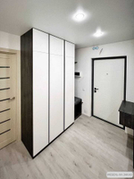 Прихожая с зеркалом, консолью и шкафом на заказ