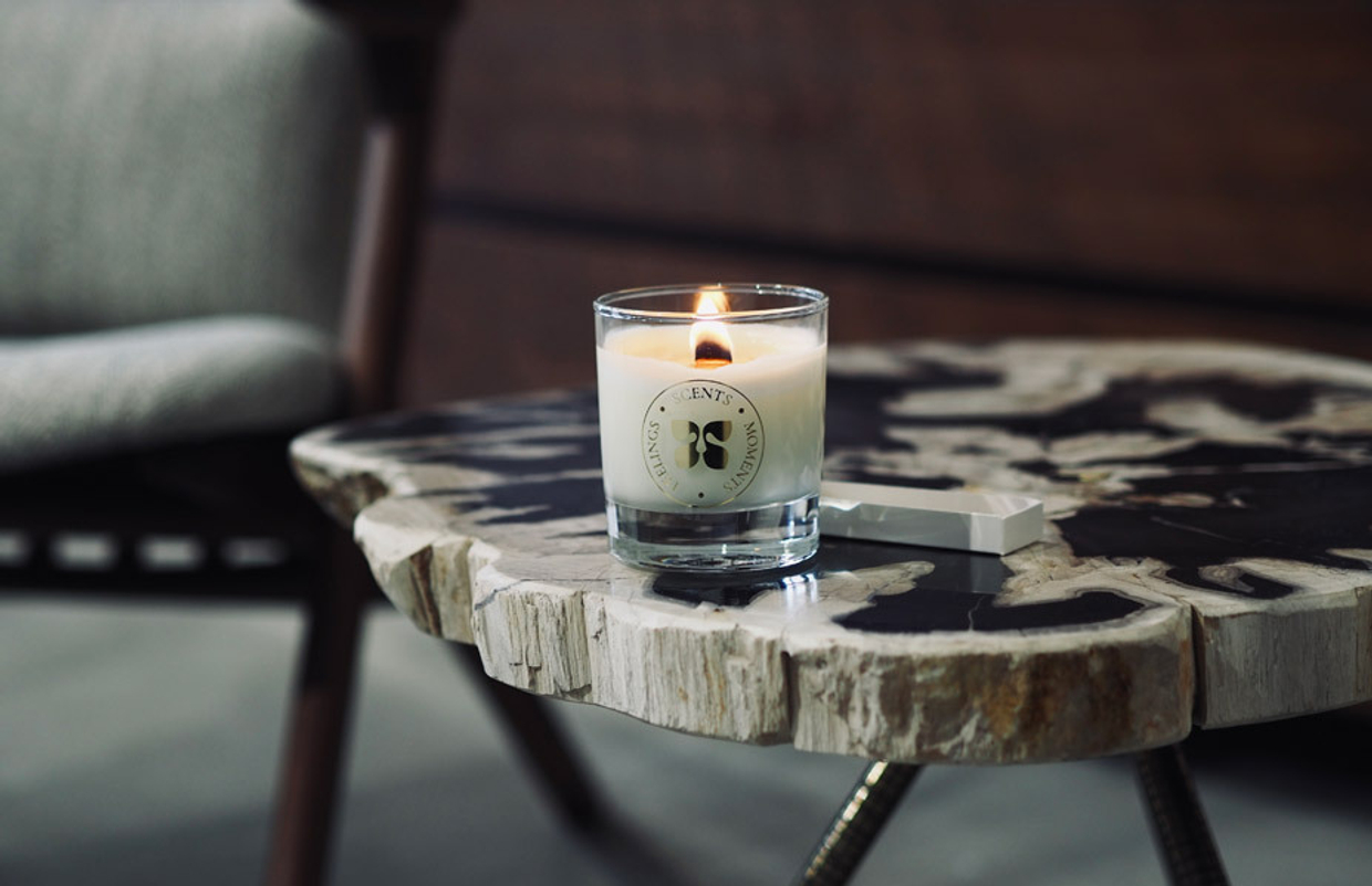 Благородный камень, фактурное дерево?