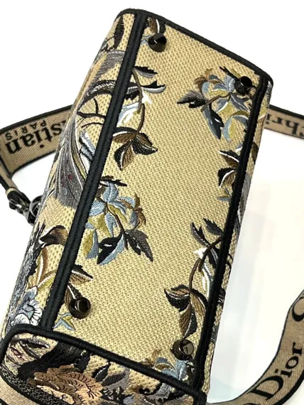 Женская сумка Dior Lady D-lite, модель среднего формата бежевый