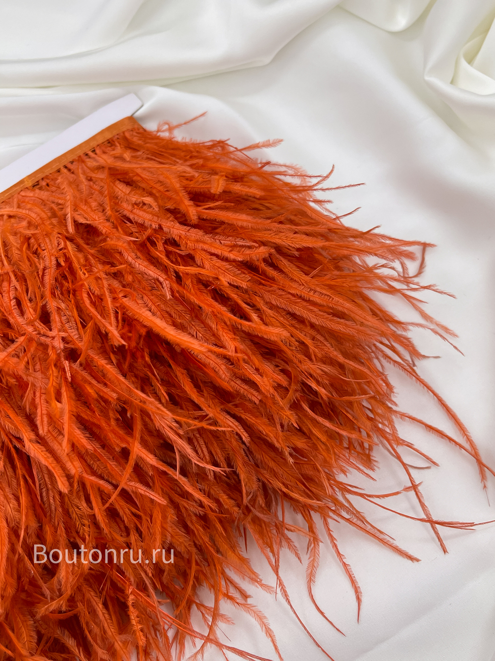 Перо морковное (оранжевое)