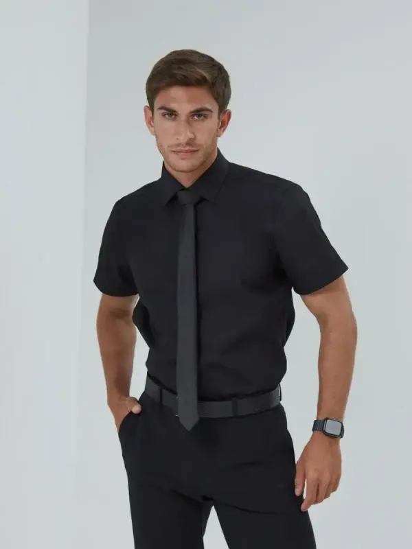 Рубашка приталенная SLIM FIT с коротким рукавом, черная