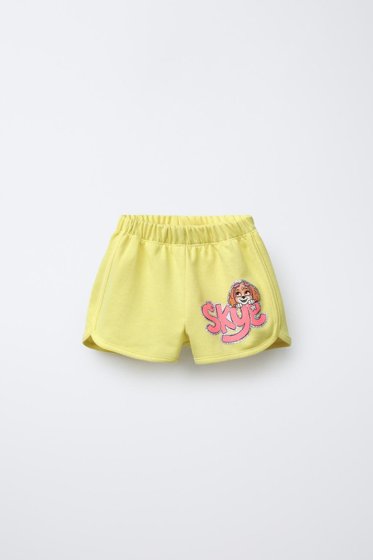 ZARA ШОРТЫ-БЕРМУДЫ С ПРИНТОМ SKYE PAW PATROL ™, ЖЕЛТЫЙ