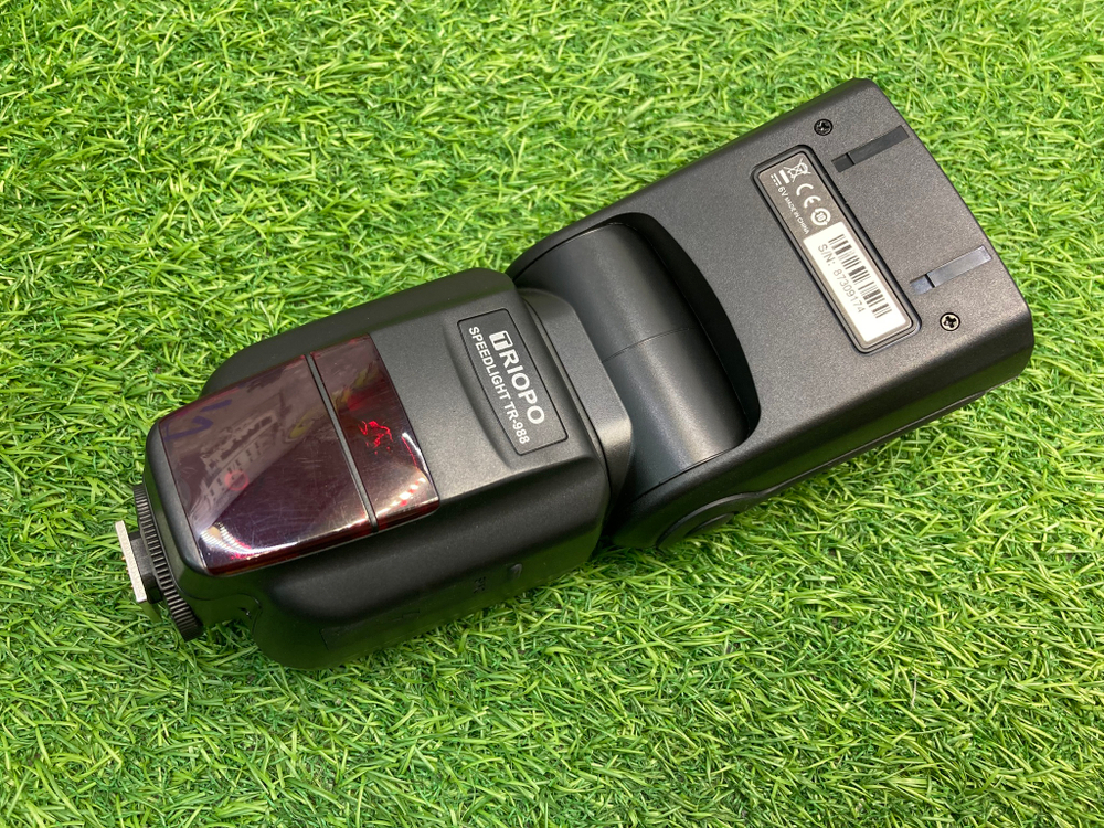Triopo SpeedLight TR-988