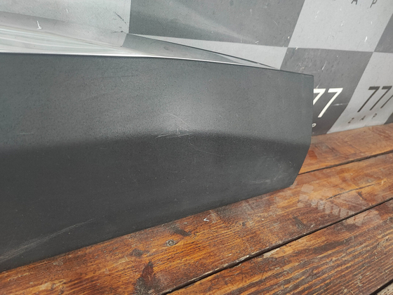 Накладка двери передней правой Peugeot 3008 2 16-нв Б/У Оригинал 9811404077