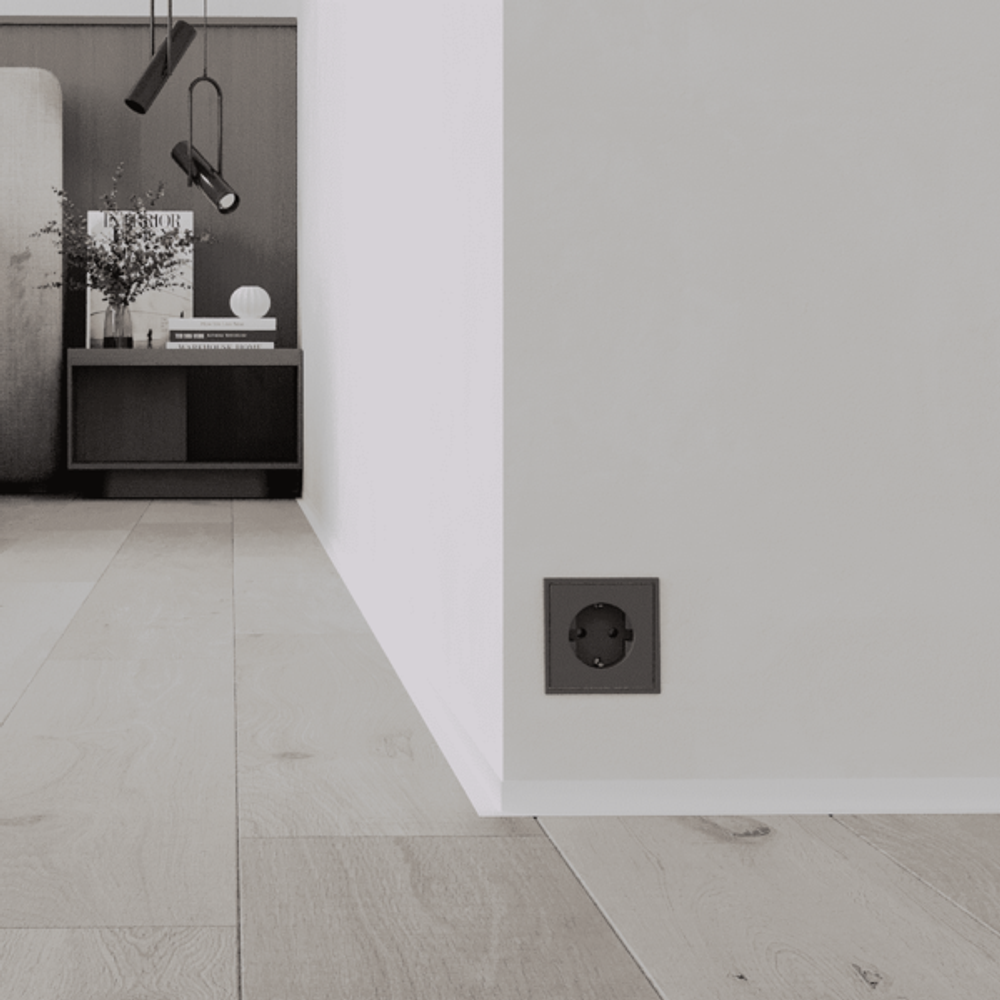 Микроплинтус для пола L-образный белый матовый, алюминиевый, C-05.25.4L Ликорн 26×16×2500 мм