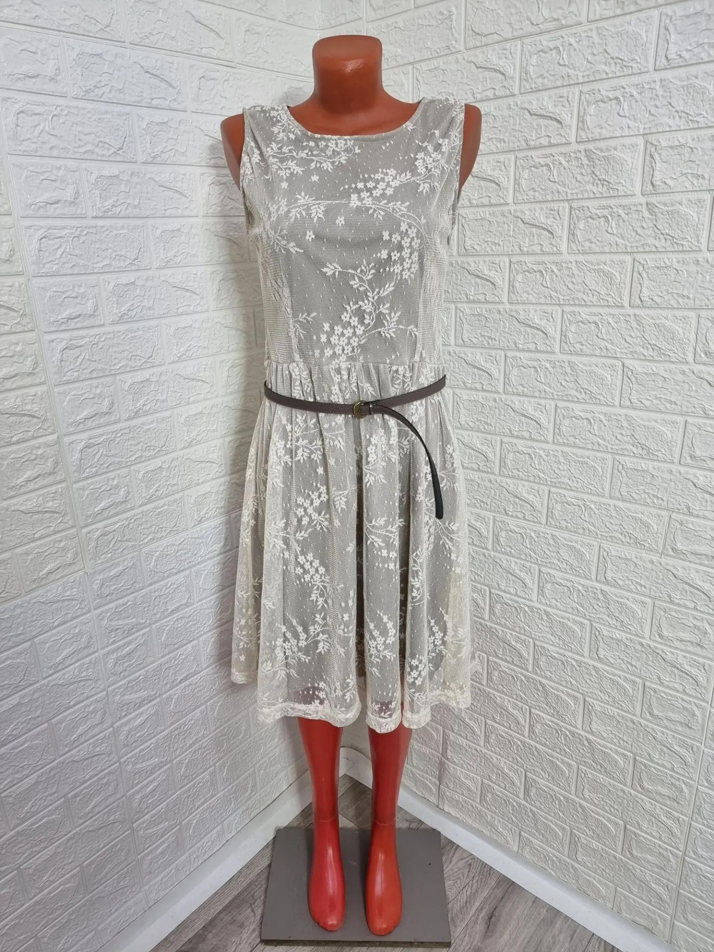 Платье La Reine Blanche, размер 44