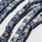 Содалит натуральный, куб 6,6мм