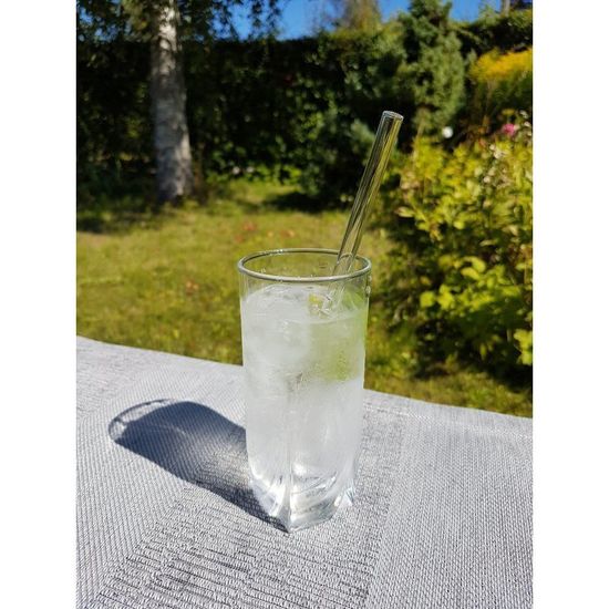 Стеклянная трубочка ZEERO в стакане