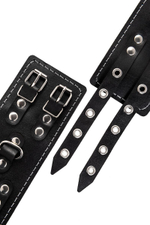 Черные наручники с двумя ремнями и красной подкладкой (Цвет: черный с красным)