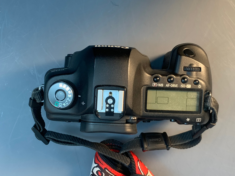 Canon 5D Mark II Body 240392 Кадров
