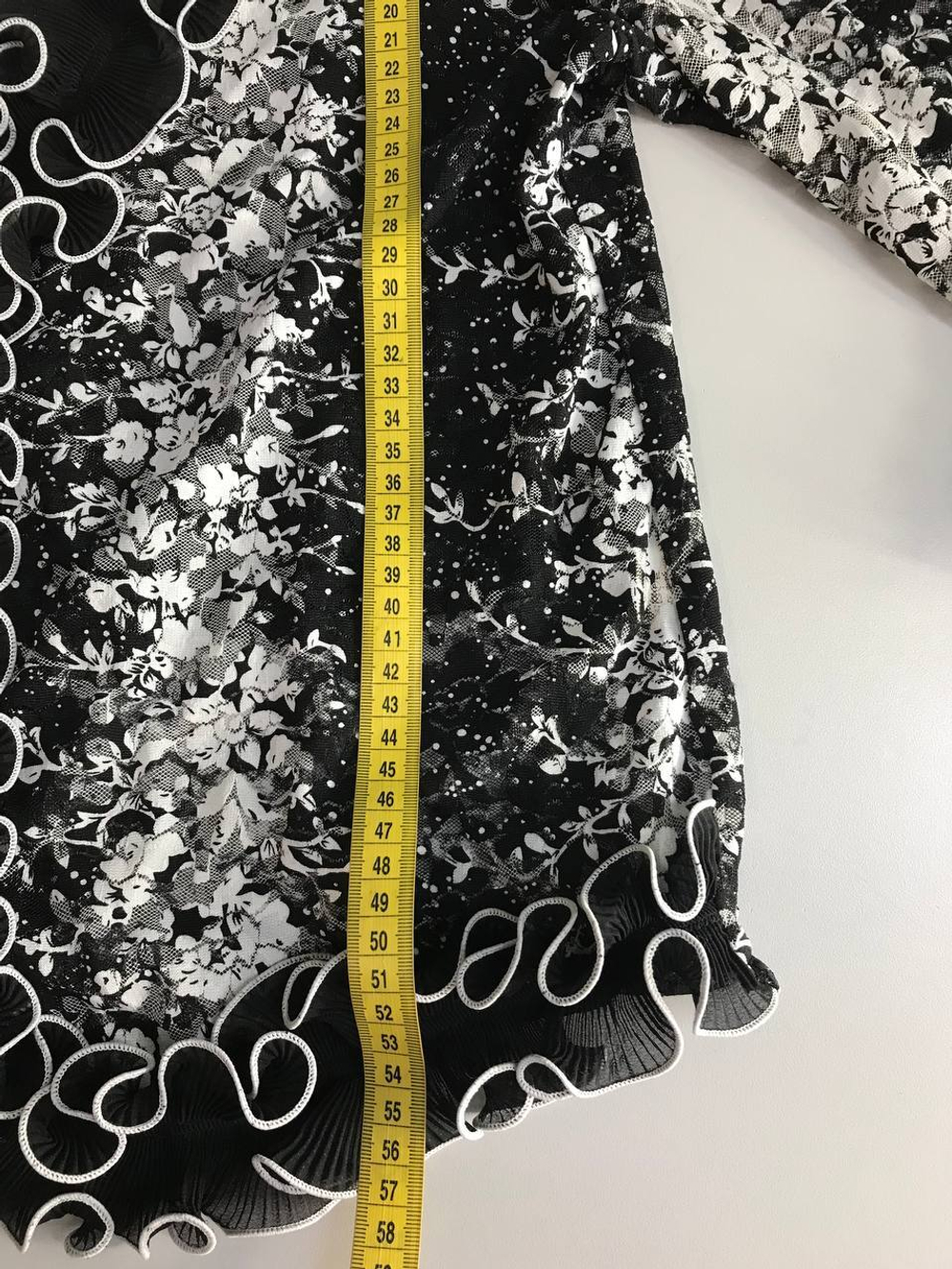 Блузка для яркого образа, визуально на 50 размер