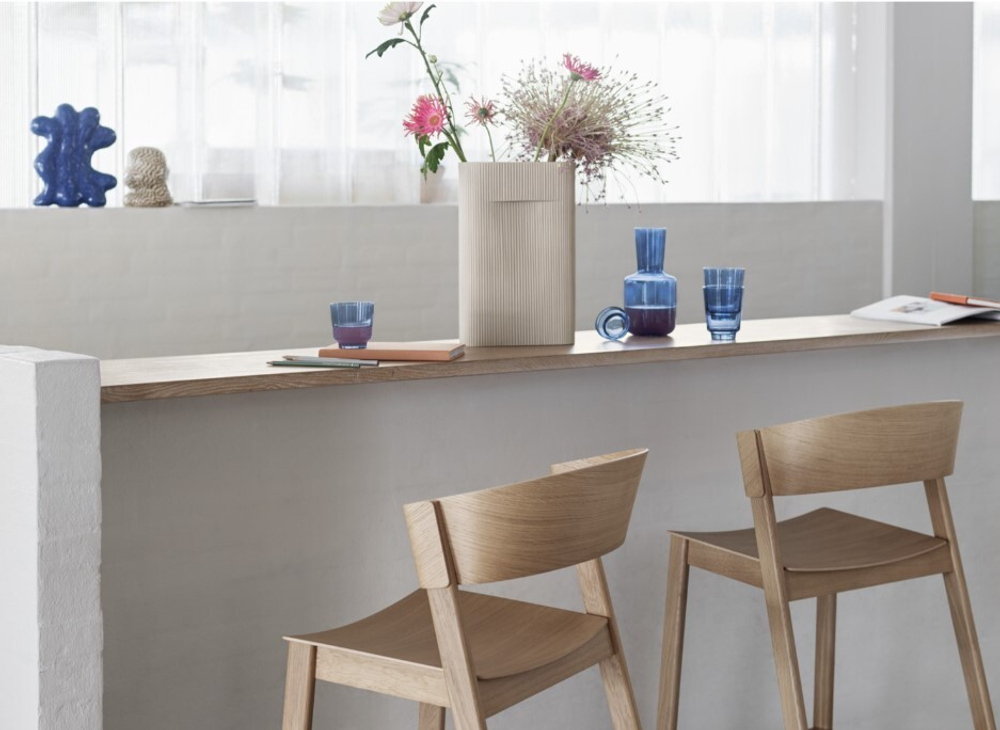 Ваза MUUTO фаянс/beige 310х105х485h коллекция Ridge