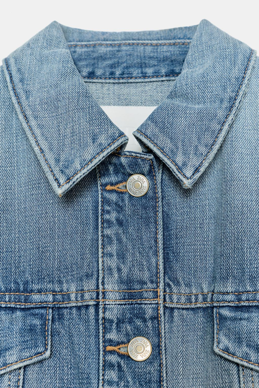 ZARA УКОРОЧЕННАЯ ДЖИНСОВАЯ КУРТКА TRF С ПОДПЛЕЧНИКАМИ, СИНИЙ