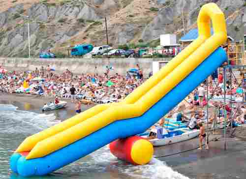 Надувная водная горка для вышки (опоры) «Стрела» с одной ступенью, 7*2,5*5 м.