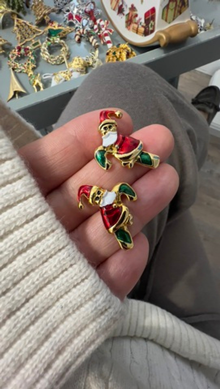 Новогодние серьги пусеты с сантой