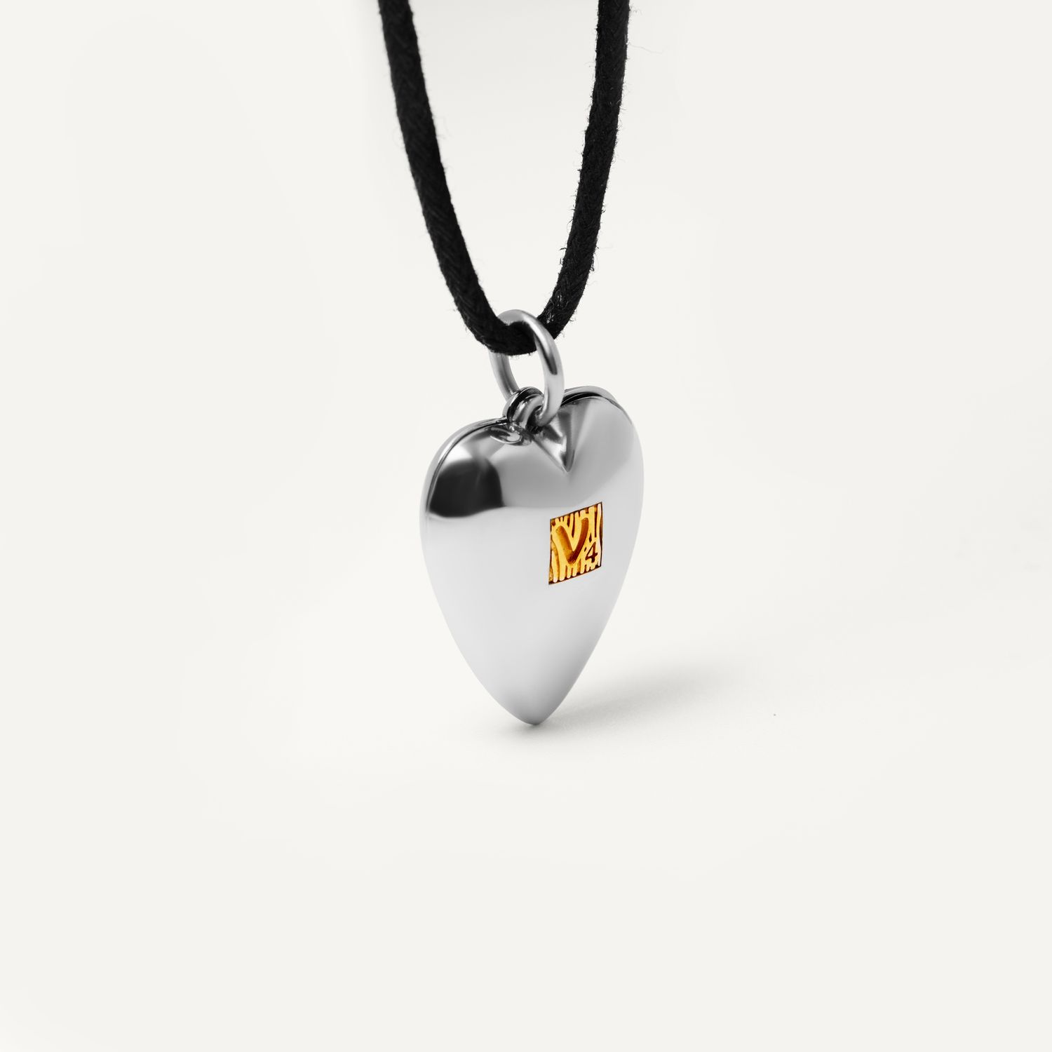 Колье Big Opening "V" Symbol Necklace by Astrovskaya x VLV