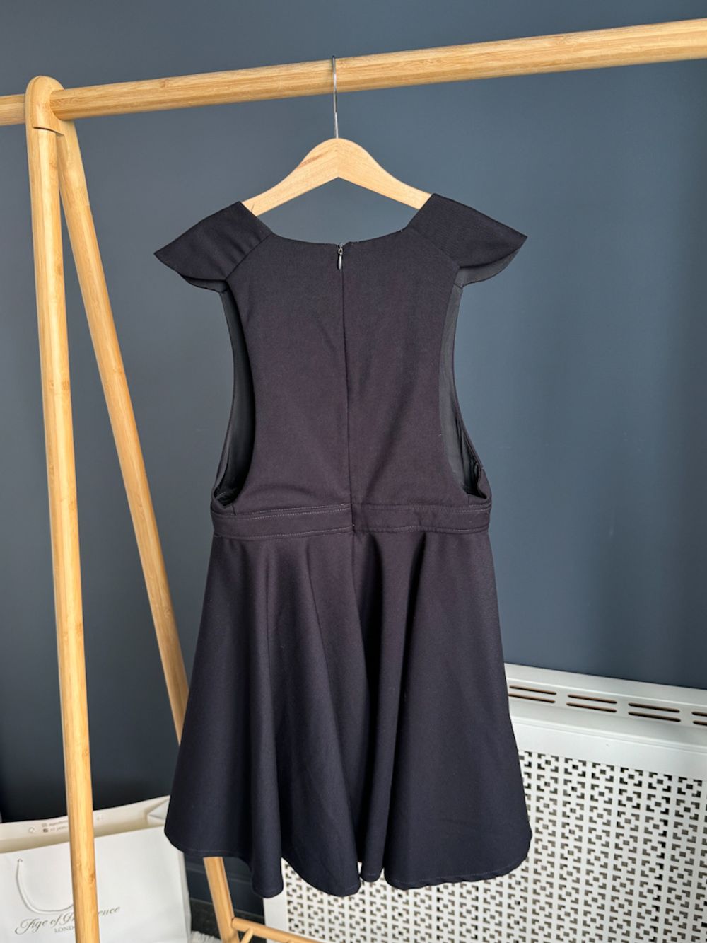 Платье без рукавов Aletta, 140