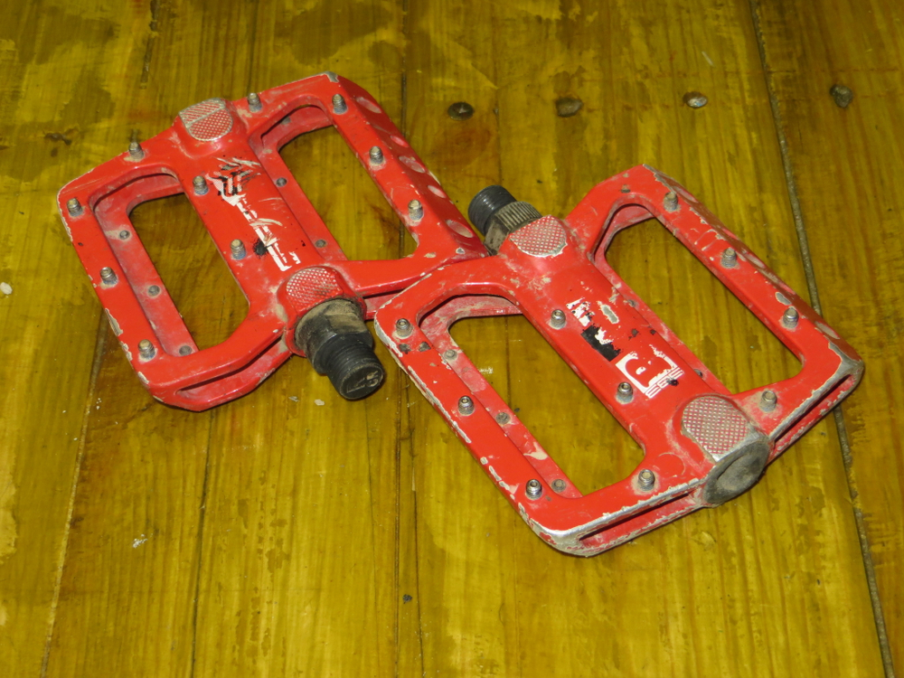 Педали БУ алюминий съемные шипы.