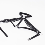 Черная резная портупея с клепками