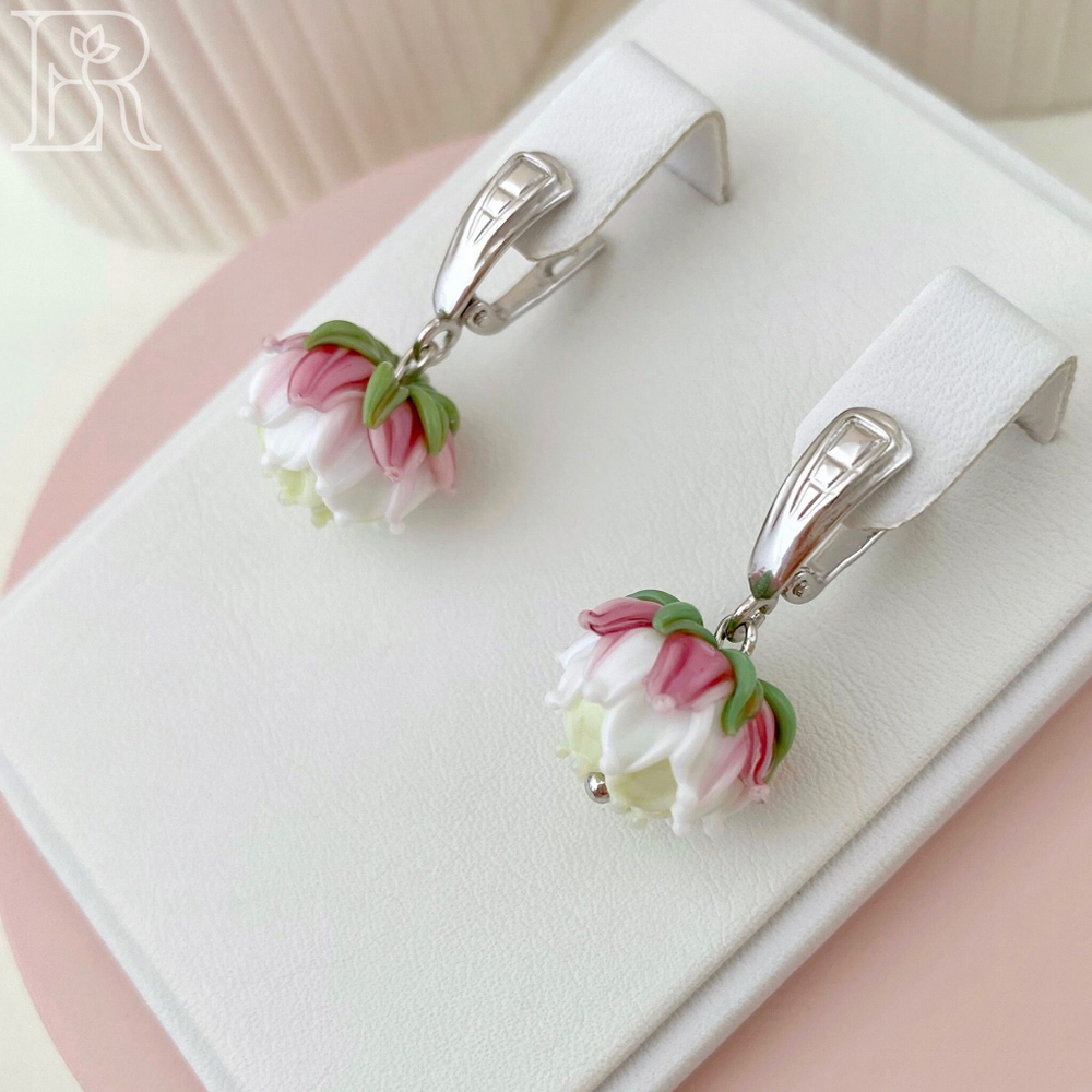 LEFIREL' Серьги серебряные женские "Клевер" с цветами из муранского стекла / ювелирные украшения из родированного серебра 925