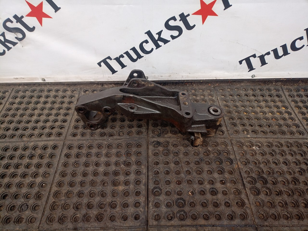 Кронштейн рессоры передней правый