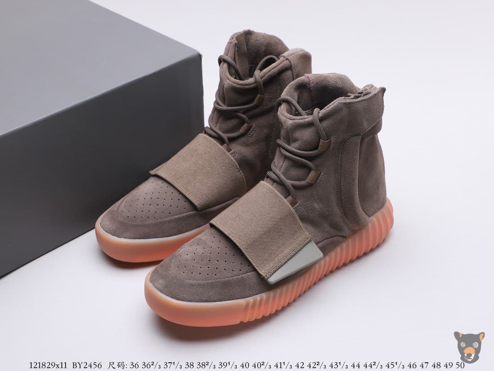 Кроссовки Yeezy Boost 750 "Light Brown Gum"