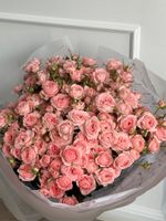 Гранд-букет из нежных, кустовых пионовидных роз