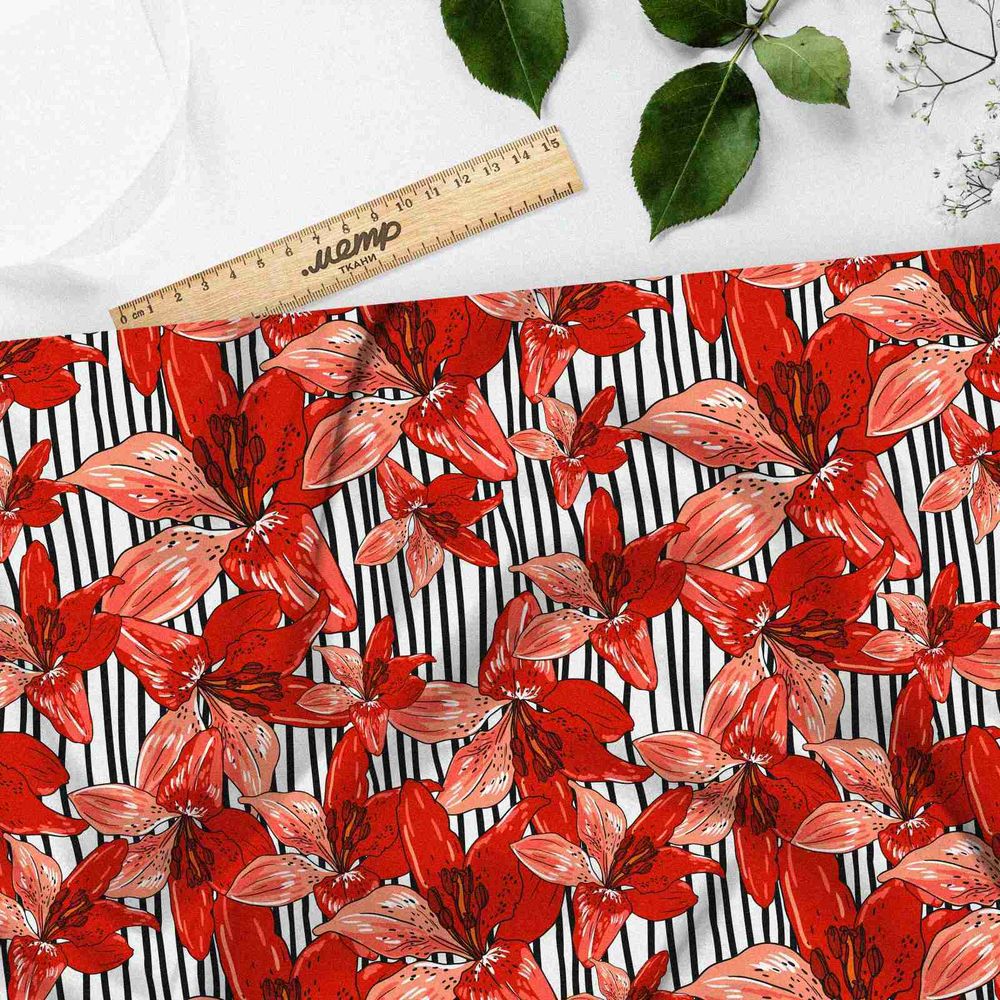 Ткань ниагара красные тюльпаны в полоску