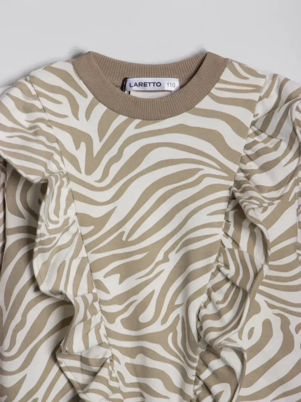 Костюм для девочки на осень