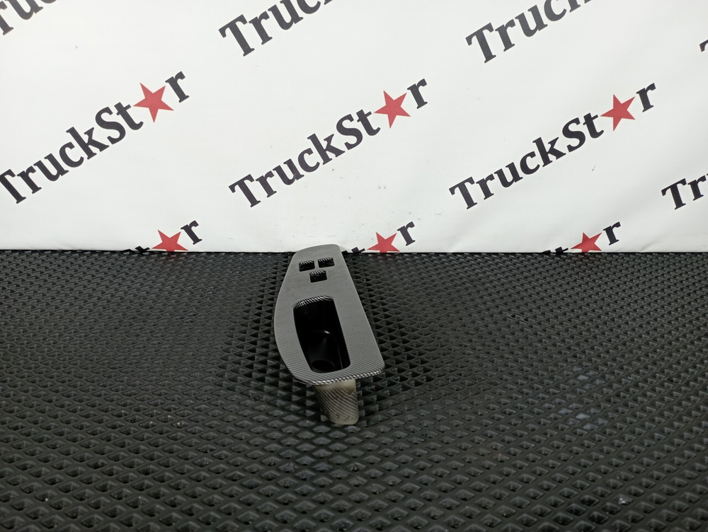 Накладка двери 2022г.