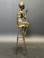 Бронзовая статуэтка «Девушка на стуле»