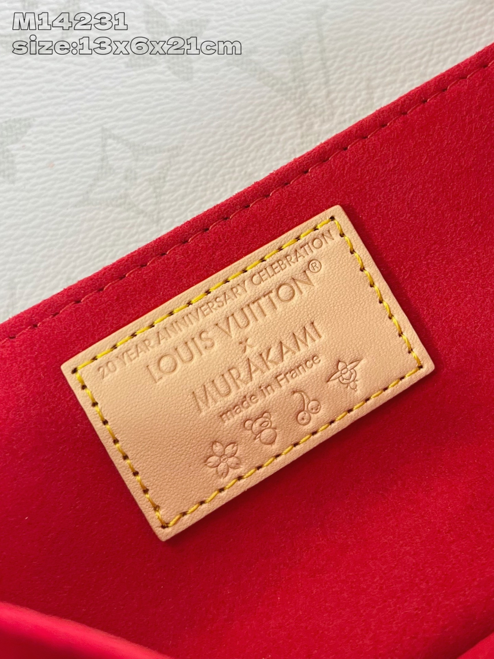 Louis Vuitton Pochette Metis East West