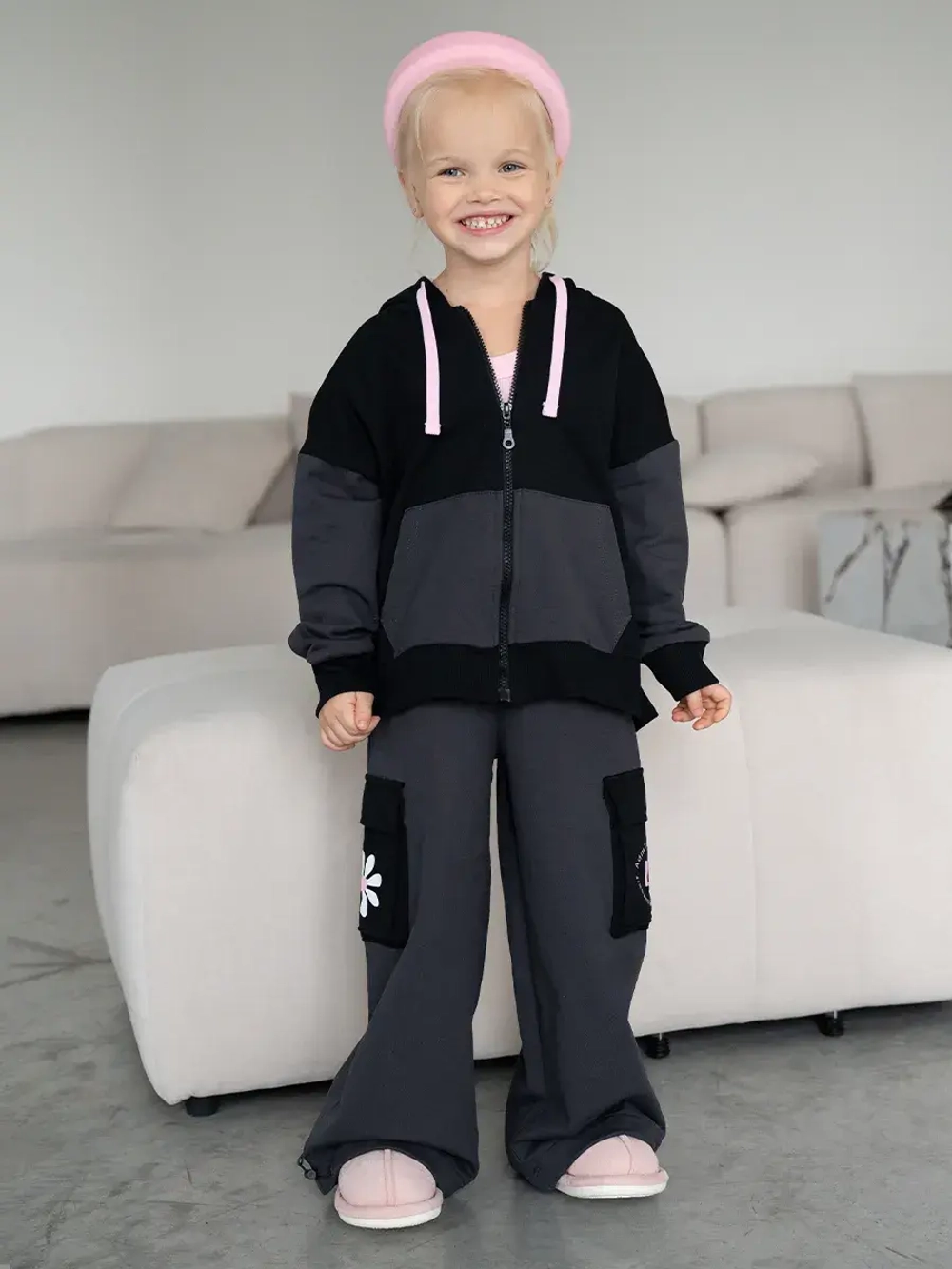 Спортивный костюм для девочки в школу