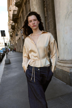 ZARA АТЛАСНАЯ БЛУЗА С ТОНКИМ РЕМНЕМ, БЕЖЕВЫЙ