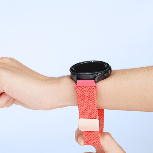 Эластичный ремешок красного цвета (Guava) от Dux Ducis для смарт часов Samsung Galaxy Watch 3, 4, 5, 6 и 7 (размер крепления 20мм), серия Strap (Mixture Pro Series)