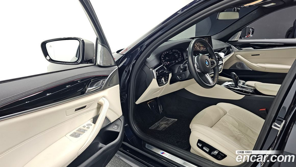 BMW 5 Series (G30) M550i xDrive (04.2022)