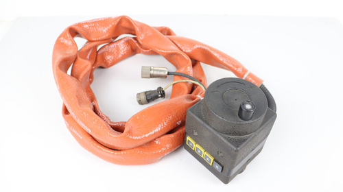 Elektronisches Handrad mit Bedienfeld